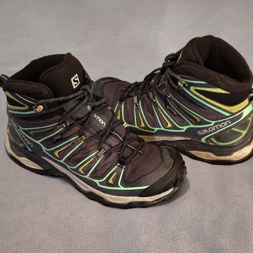 Salomon Women's Black and Neon Green Hiking Shoes Size 7